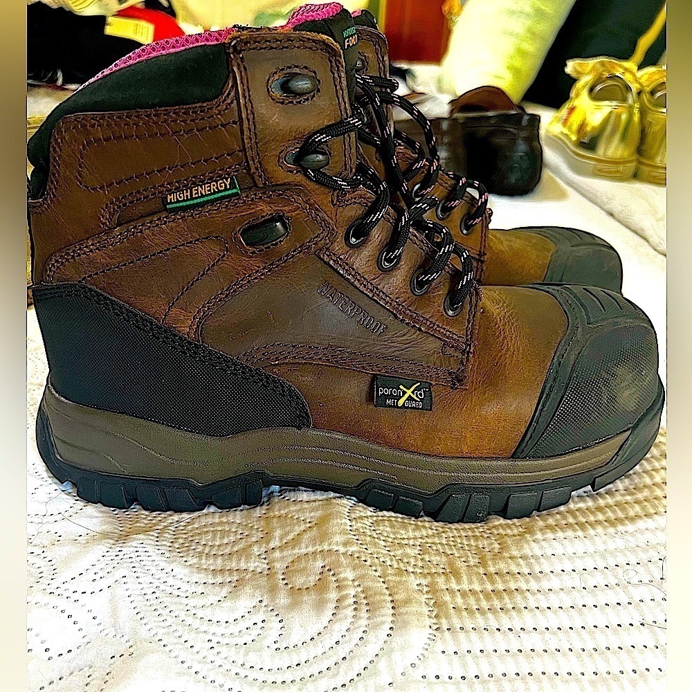 Hytest Footrest High Energy Waterproof Metatarsal Guard/Puncture Resistant Boot